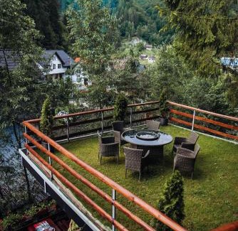 Rucar Haus | Căbănuța Cocoțată