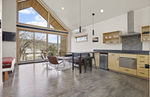 Mosier Kabine | C A M P R A N D O N N E E CABIN 2