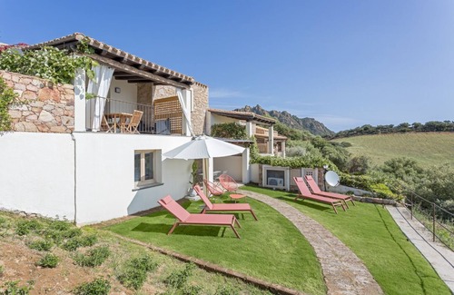Tertenia Wohnung | C'est la vue - Wohnung mit Meerblick und Pool