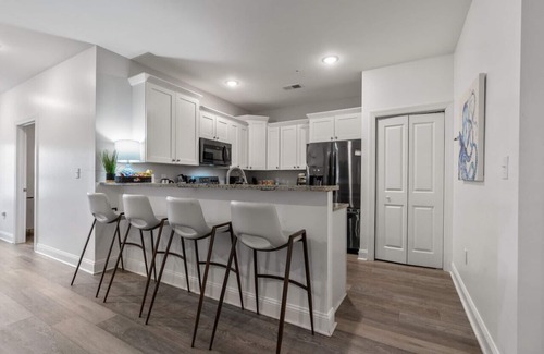 Myrtle Beach Wohnung | C · Modern 4BR Ground Level King Beds Steps 2 Beach #C