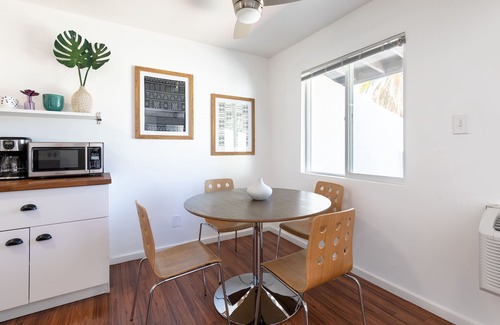 Desert Hot Springs Wohnung | Chez 2- Spotless Designer Apartment mit Zugang zum Pool in der Nähe