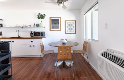 Desert Hot Springs Wohnung | Chez 2- Spotless Designer Apartment mit Zugang zum Pool in der Nähe