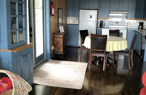 Saint-Jean-de-l'lle-d'Orleans Skihütte | Ferienhäuser im Grünen mit Nähe zur Stadt. 20 Minuten von Quebec entfernt.