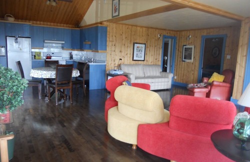 Saint-Jean-de-l'lle-d'Orleans Skihütte | Ferienhäuser im Grünen mit Nähe zur Stadt. 20 Minuten von Quebec entfernt.