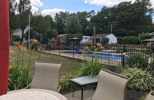 Saint-Jean-de-l'lle-d'Orleans Skihütte | Ferienhäuser im Grünen mit Nähe zur Stadt. 20 Minuten von Quebec entfernt.