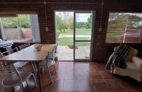 Arroyo Leyes Haus | Cabaña acogedora y muy luminosa en arroyo leyes