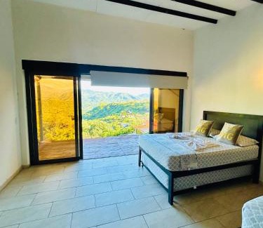 Sopetran Haus | Cabaña Cedro Amarillo - moderna con jacuzzi en Sopetran, cerca de Medellín
