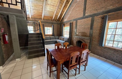 Pueblo Nuevo Kabine | Cabaña Familiar en el Bosque Parque La Pirámide