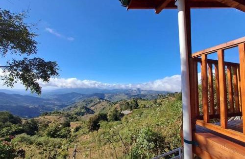 Canton Dota Skihütte | Cabaña Gitana - Magical and WINDY nature getaway!