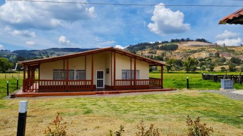 Firavitoba Haus | CABAÑA PRADO VERDE