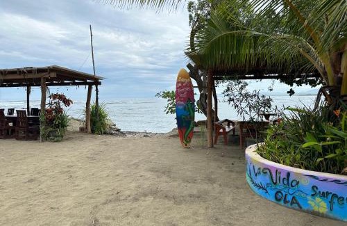 Saladita Haus | Cabaña Tulipan Punto surf Barra La Saladita