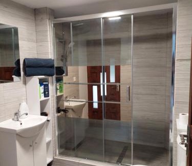 Banita Kabine | Cabană cu teren de tenis - parter