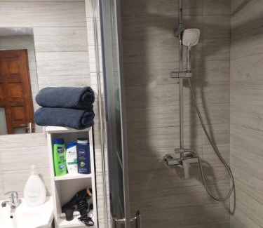 Banita Kabine | Cabană cu teren de tenis - parter