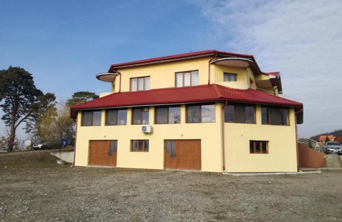 Criseni Haus | Cabana de la Trei Brazi