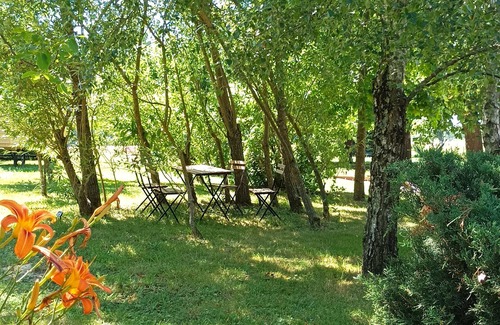 Servignat Kabine | Cabane Enchantée Type Mobil-home au Cœur de la Nature Bressane