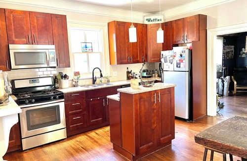 East Side Haus | Cabbagetown Charmer, Walk to so much in Atlanta