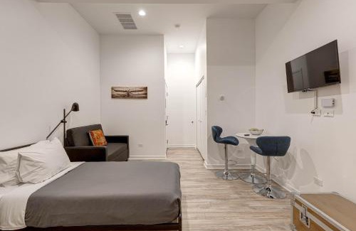 River West Hotel | Cabin 105 by 747 Lofts