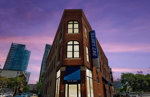 River West Wohnung | Cabin 208 by 747 Lofts