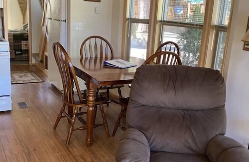 Ashland Haus | Cabin #23 at Hyatt Lake Resort