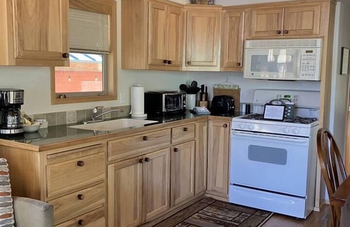 Ashland Haus | Cabin #23 at Hyatt Lake Resort