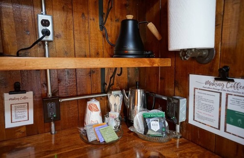 Cadillac Kabine | Cabin #3 - Middle Mitten