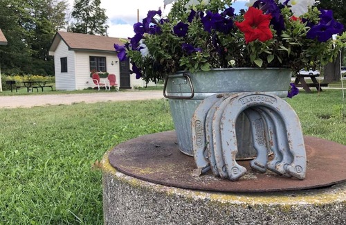 Cadillac Kabine | Cabin #3 - Middle Mitten