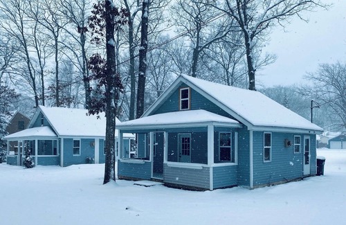 Higgins Lake Haus | CABIN #3 WITH LAKE VIEW AT HIGGINS LAKE - TRUE NORTH CABIN RENTALS