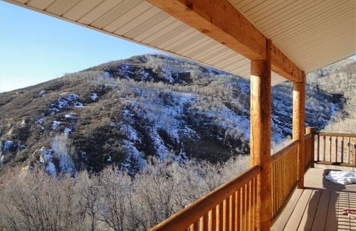 Kamas Kabine | Cabin, 4 Bedrooms + Loft, 4.5 Baths, (Sleeps 8-12) Mountain views with trails