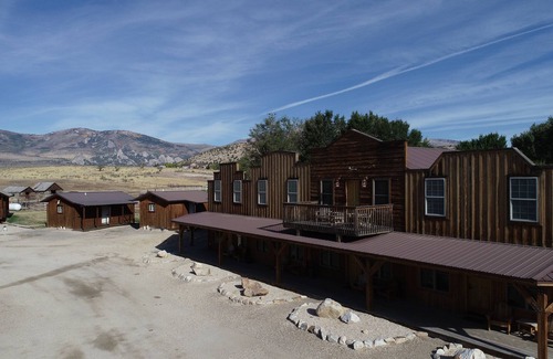 Almo Kabine | Cabin 5 at the Almo Inn Near City of Rocks/Castle Rocks Parks in Idaho