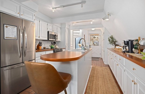 Lost Bridge Village Haus | Cabin Allswell - Beaver Lake A-Frame - Sleeps 8