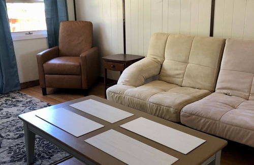 Hot Springs Kabine | Cabin by lake, pet friendly, quiet