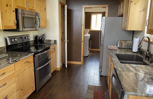 Harbor Village Haus | Cabin By the Lake at Bear Lake