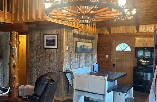 Star Valley Ranch Kabine | Cabin getaway 1-Hour from Jackson Hole, Golfing, Fishing, Palisades, Yellowstone