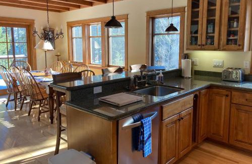 Serene Lakes Haus | Cabin in Soda Springs