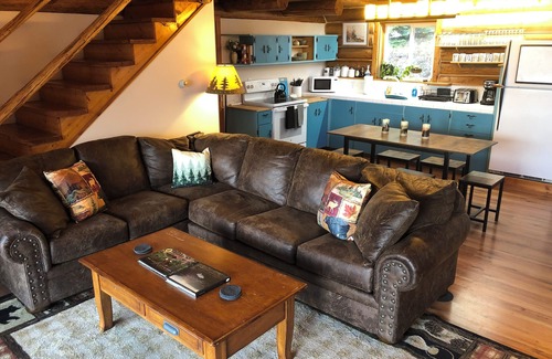 Sagle Kabine | Cabin in the woods, with lake view and hot tub