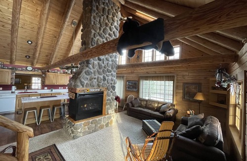 Mauston Kabine | Cabin-N-Wälder, zu den besten in Log Cabin Lodging