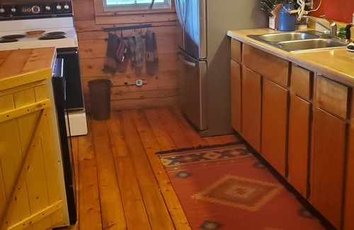 Moran Kabine | Cabin with Teton view nestled between Grand Teton National Park and Yellowstone