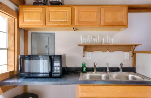 Blissfield Wohnung | Cabin with Trail Access to Mohican River