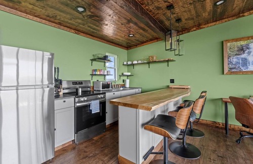 Tennga Kabine | Charming 2-bedroom cabin in peaceful Ocoee with amazing mountain views