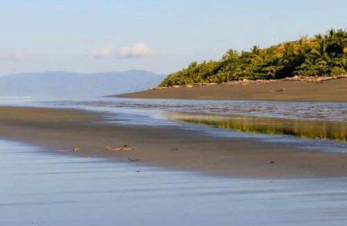 Playa Zancudo Haus | Cabinas Los Cocos