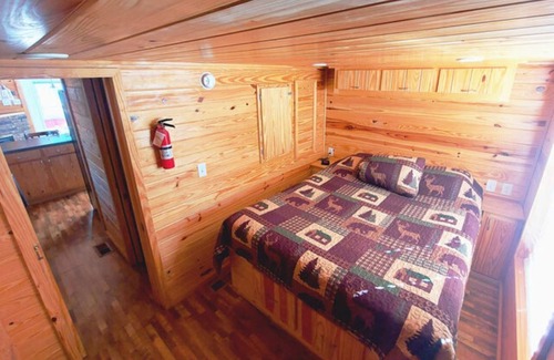 Mammoth Creek Kabine | Cabins by Panguitch Lake: Where Rustic Charm Meets Amazing Fishing!