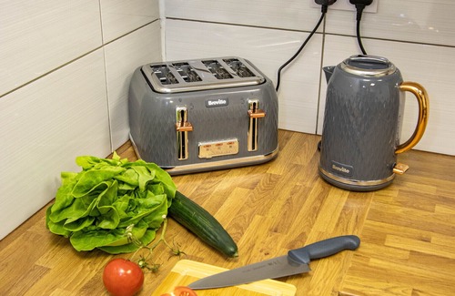 Wolverhampton Haus | Cades Accommodation