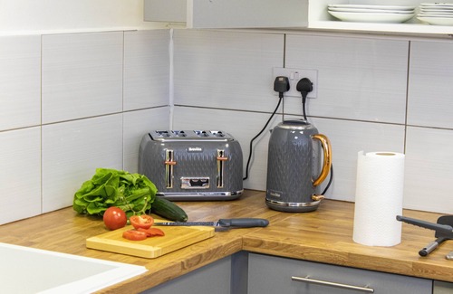 Wolverhampton Haus | Cades Accommodation