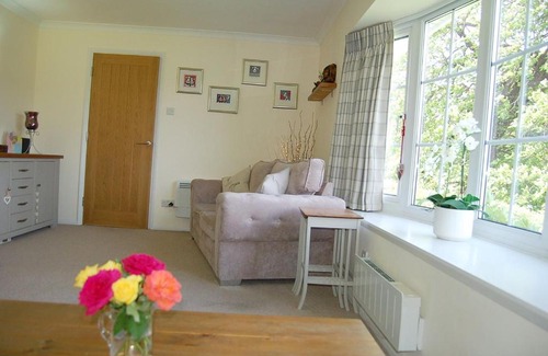 Cwrt Haus | Cae Talgarth Bungalow at Plas Talgarth Resort