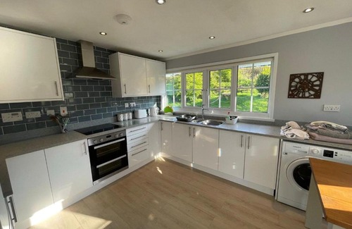 Cwrt Haus | Cae Talgarth Bungalow at Plas Talgarth Resort