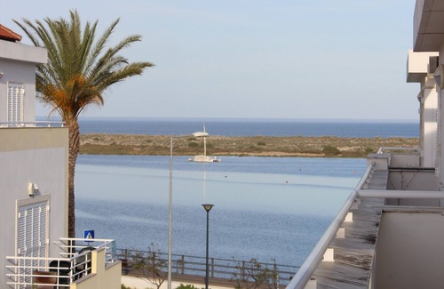 Conceicao e Cabanas de Tavira Wohnung | CAIA FORMOSA - Modern Duplex Apartment with Sea View & Free WI-FI