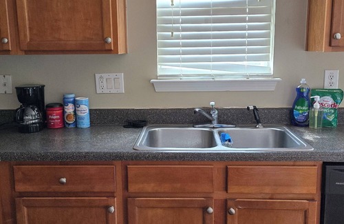 Lithia Springs Haus | CAJULS Guest House Near GA Aquarium, Six-flags,Mercedes-Benz Stadium,& Coca-Cola