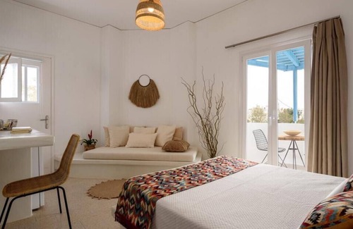 Perissa Haus | CAL DAY ROOMS SANTORINI