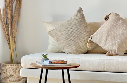Perissa Haus | CAL DAY ROOMS SANTORINI