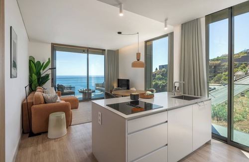 Estrela da Calheta Wohnung | Calheta Hills III – Modern Retreat with Sea View